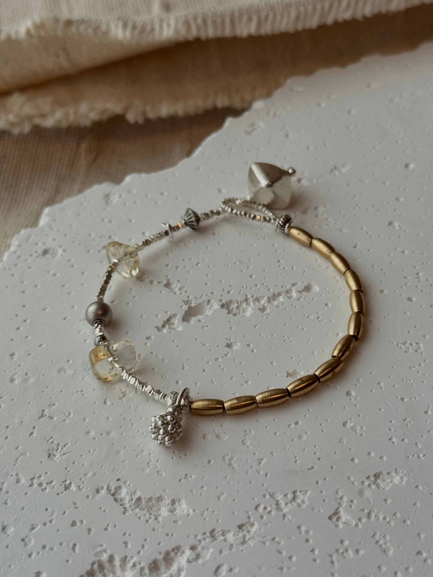 Last Light Relic｜Vintage Citrine Bracelet｜925 Silver × Brass｜Aive Collection
